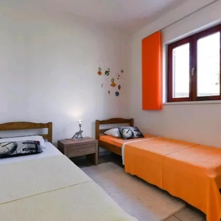 Apartment Rena & Filip, By The Preko