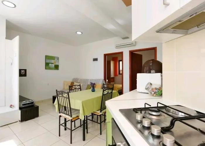 Rena & Filip, By The Apartamento