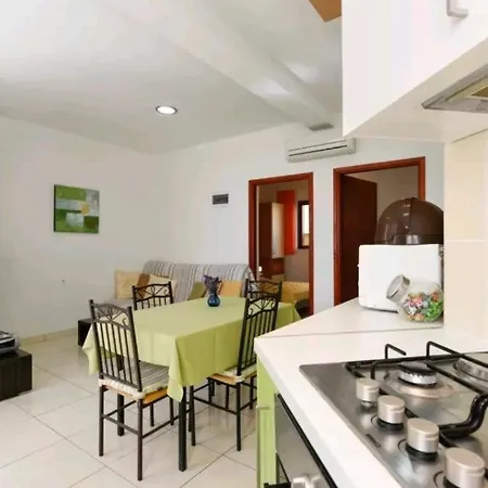 Rena & Filip, By The Apartamento