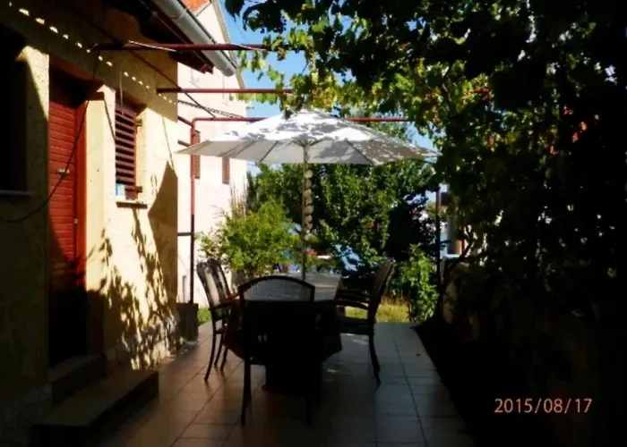 Rena & Filip, By The 公寓 普莱克