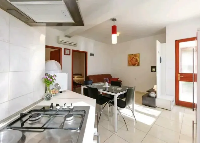 Rena & Filip, By The 公寓